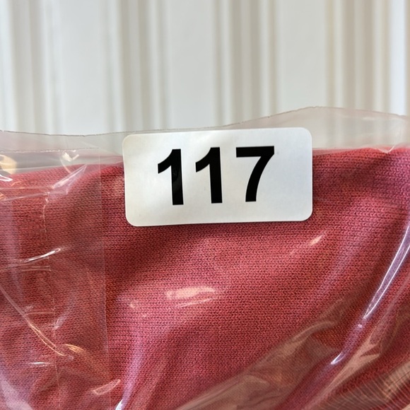 Guess / NWT/ Long Sleeve light weight Sweater / Agatha Rose / size L - Picture 10 of 10